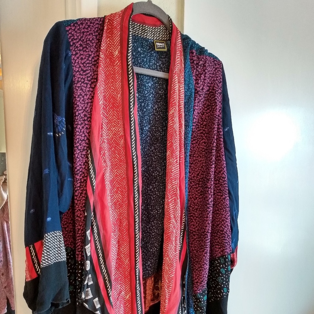 Flowing Unstructured Jacket